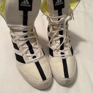 Adidas Box Hog 4